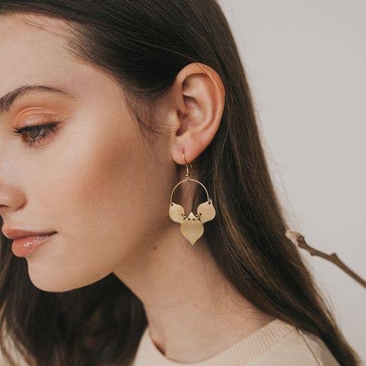 Quiet Adornments: Jewelry That Speaks Softly and Stays